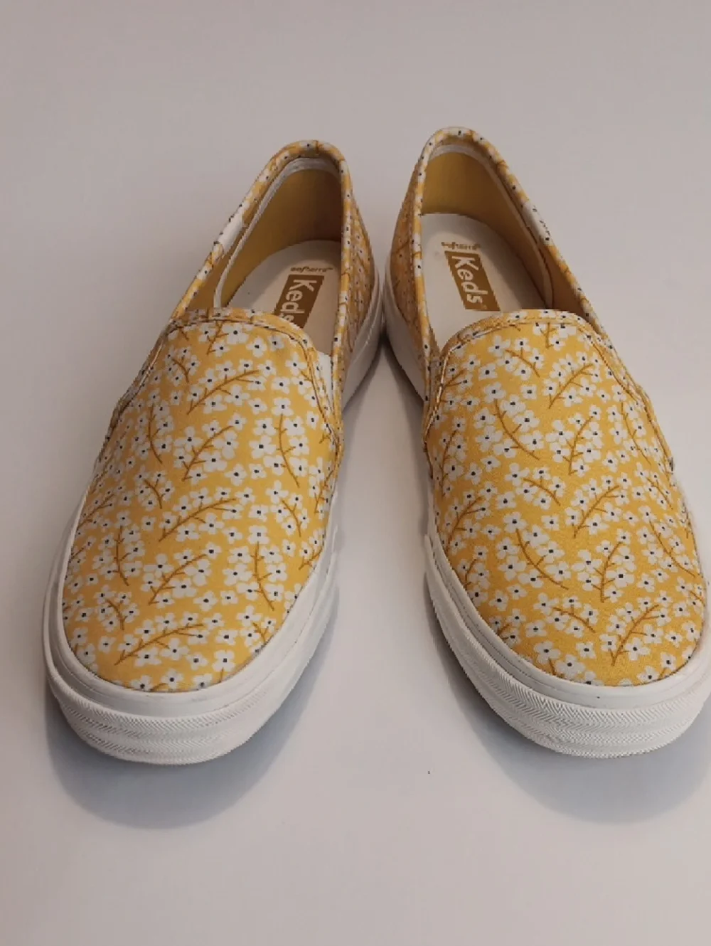 Keds Womens Double Decker Floral Yellow Daisy Floral Slip-On Sneakers Size 8